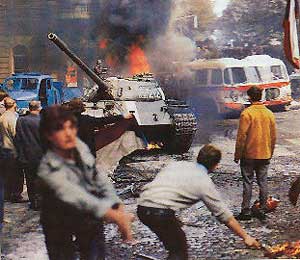 Советский танк в Праге. 1968 г.