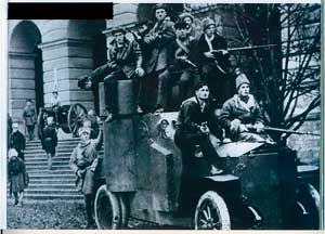 Красный Фиат Ижорский у Смольного. Осень 1917