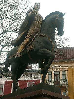 Памятник во Львове Даниилу Романовичу