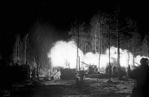 «Наступление под Ленинградом», 1944 г., фото М.А. Трахмана.
